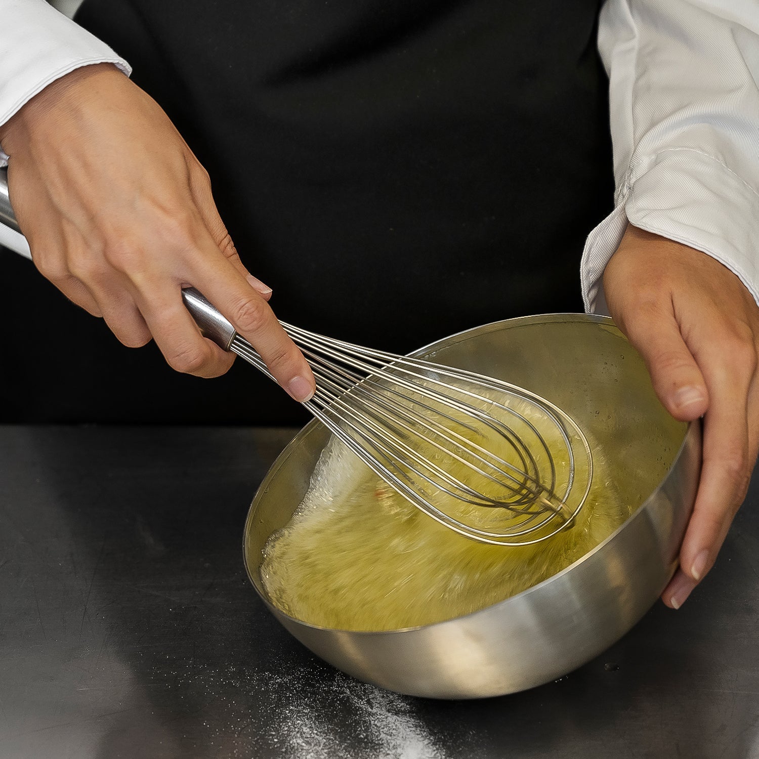 Large Stainless Steel Balloon Whisk  Heavy-Duty Kitchen Tool (30cm / 1 Pc) Large Stainless Steel Balloon Whisk  Heavy-Duty Kitchen Tool (30cm / 1 Pc)